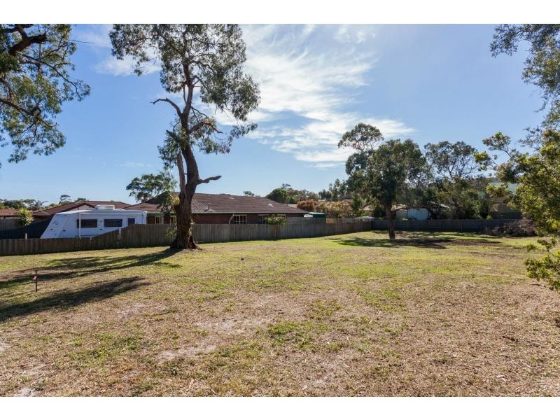 L1 and 2 / 81 Hayes Avenue, Rosebud VIC 3939