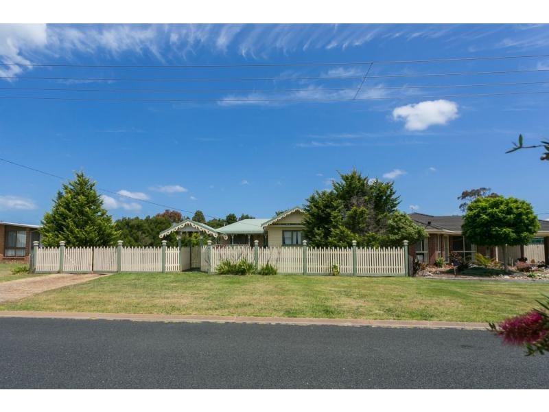 32 Coveside Avenue, Safety Beach VIC 3936