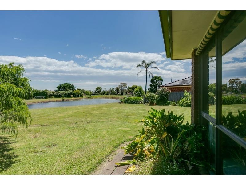 22 Golf Course Circle, Safety Beach VIC 3936