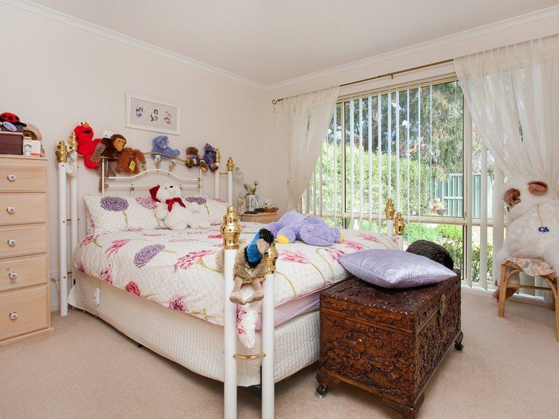 180 Seventh Avenue, Rosebud VIC 3939
