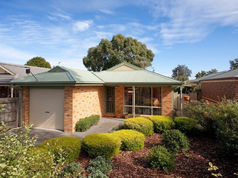 180 Seventh Avenue, Rosebud VIC 3939