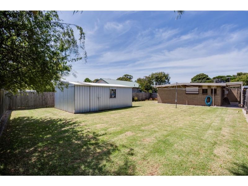 8 Rae Street, Rosebud VIC 3939