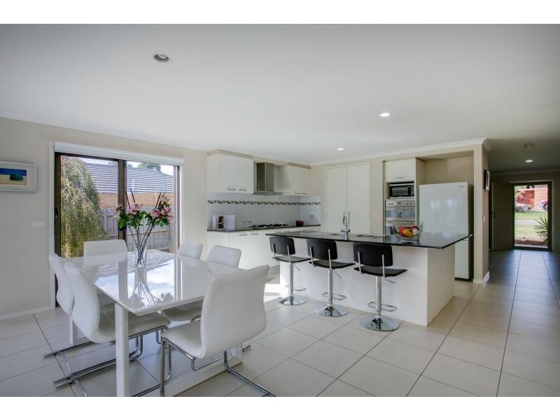 4 Mount Arthur Avenue, Rosebud VIC 3939