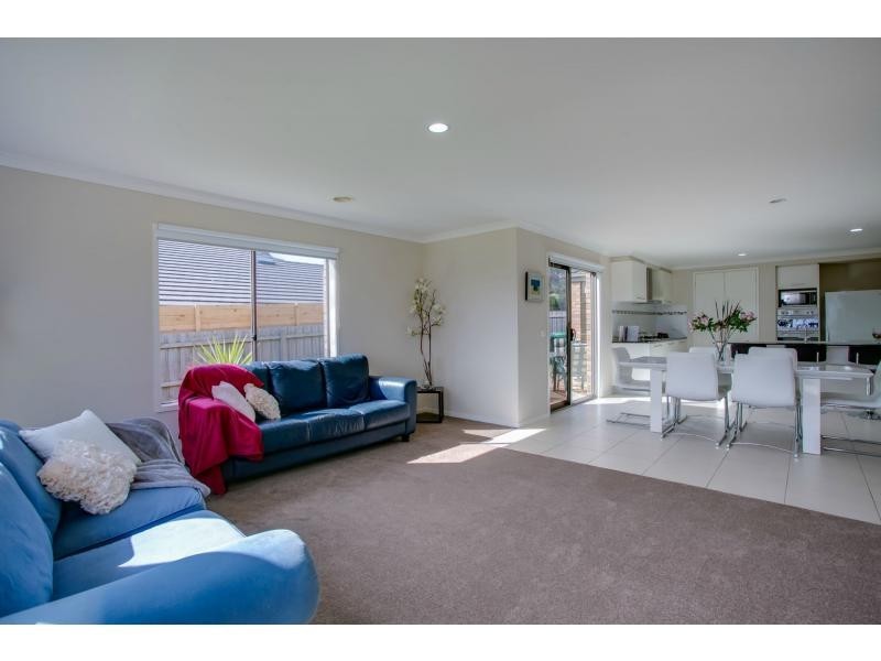 4 Mount Arthur Avenue, Rosebud VIC 3939