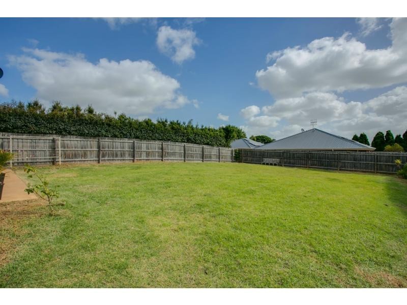 4 Mount Arthur Avenue, Rosebud VIC 3939