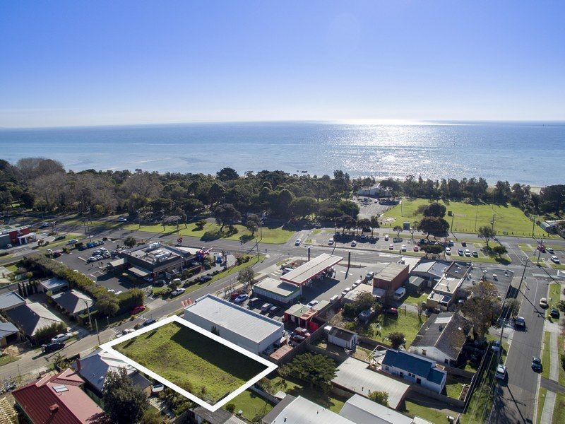 5 Fourth Avenue, Rosebud VIC 3939
