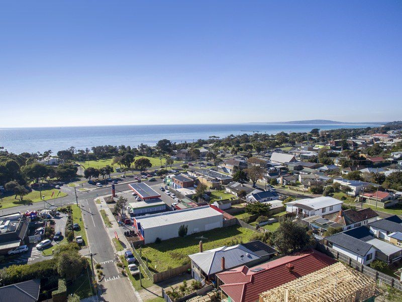 5 Fourth Avenue, Rosebud VIC 3939