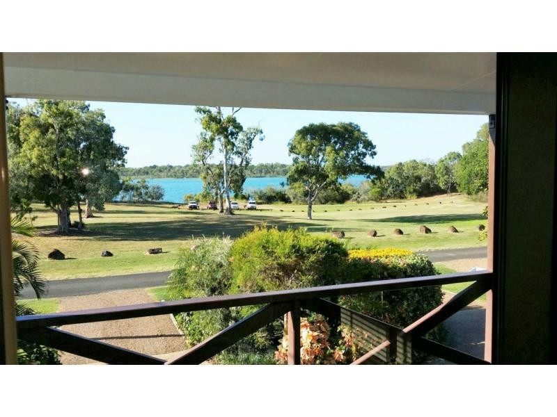 61 McIntosh Avenue, Elliott Heads QLD 4670