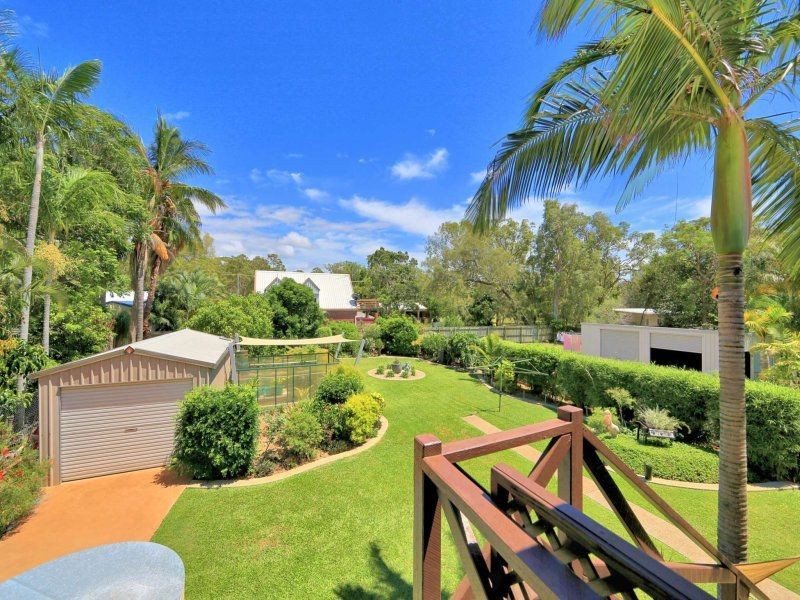 61 McIntosh Avenue, Elliott Heads QLD 4670