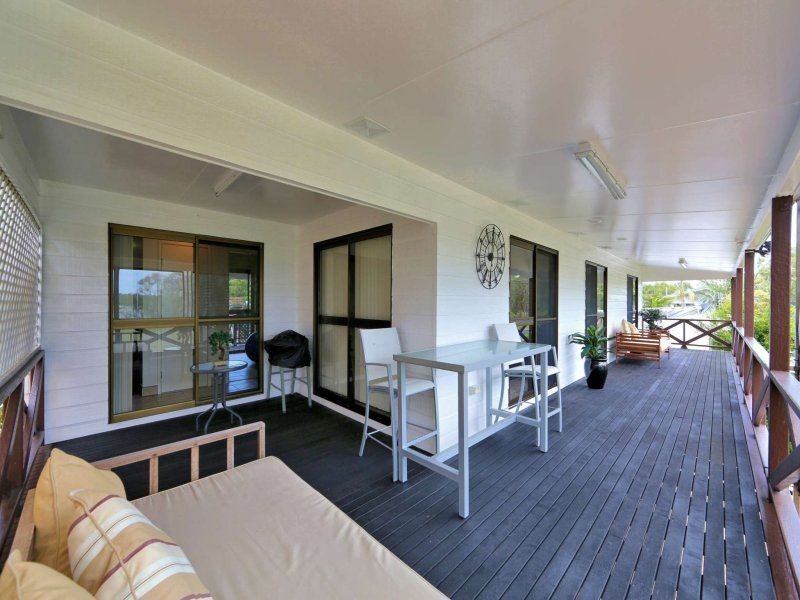61 McIntosh Avenue, Elliott Heads QLD 4670