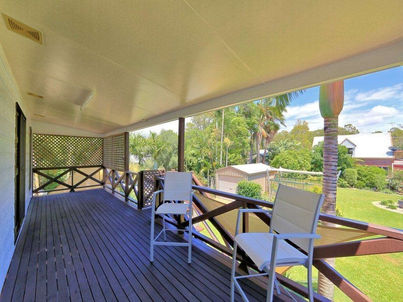 61 McIntosh Avenue, Elliott Heads QLD 4670