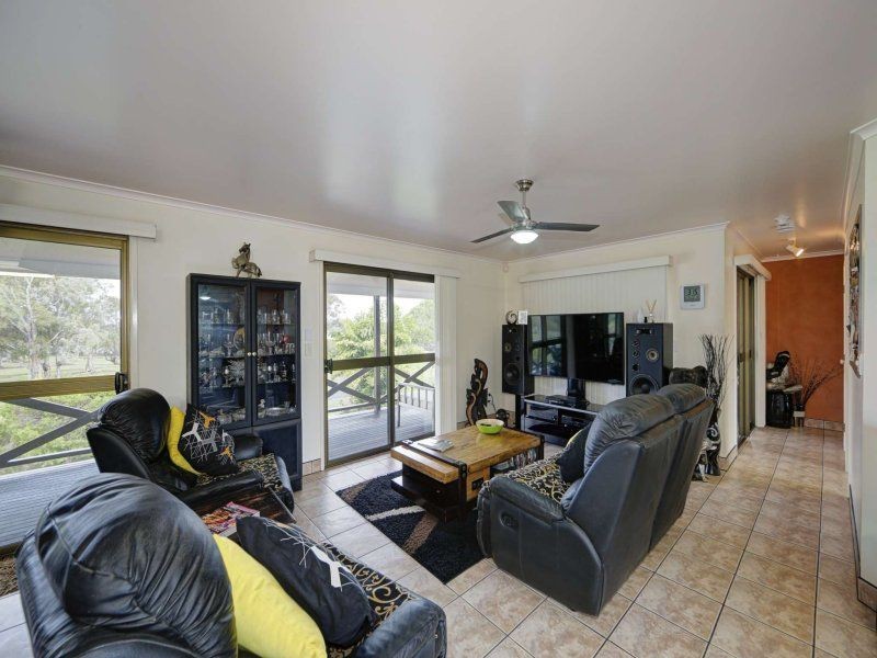 61 McIntosh Avenue, Elliott Heads QLD 4670