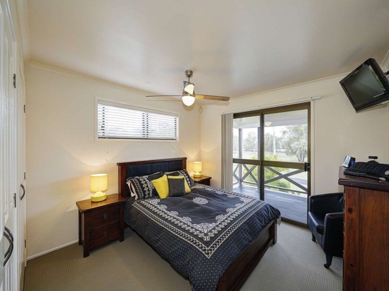 61 McIntosh Avenue, Elliott Heads QLD 4670