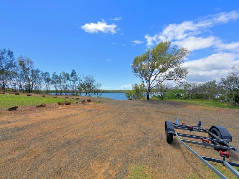 61 McIntosh Avenue, Elliott Heads QLD 4670