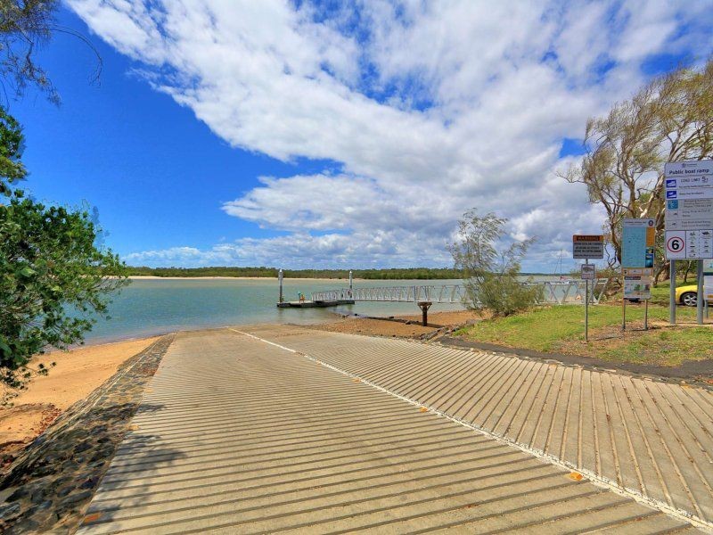 61 McIntosh Avenue, Elliott Heads QLD 4670
