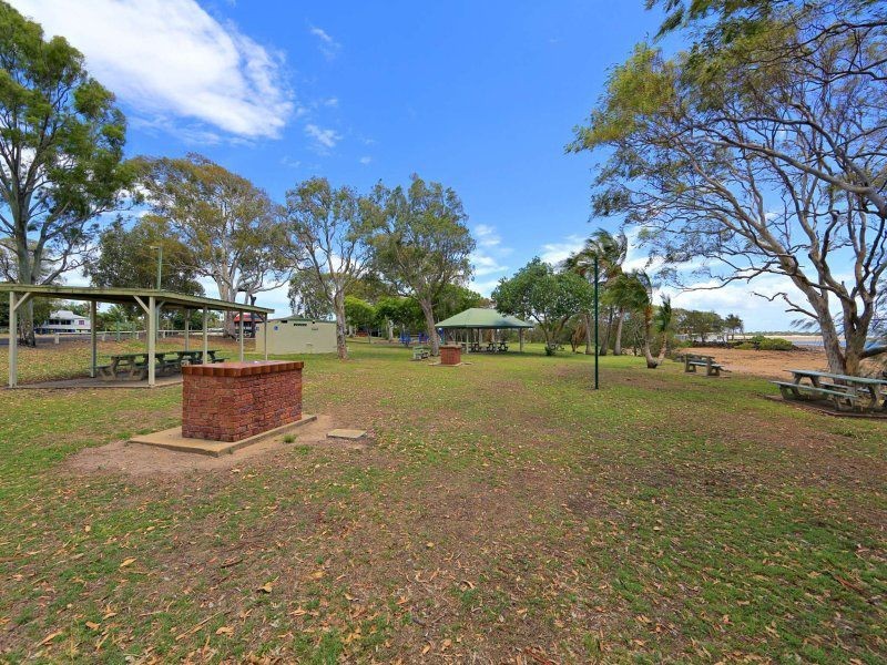 61 McIntosh Avenue, Elliott Heads QLD 4670
