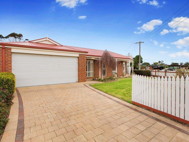 2 Wyuna Street, Rosebud West VIC 3940