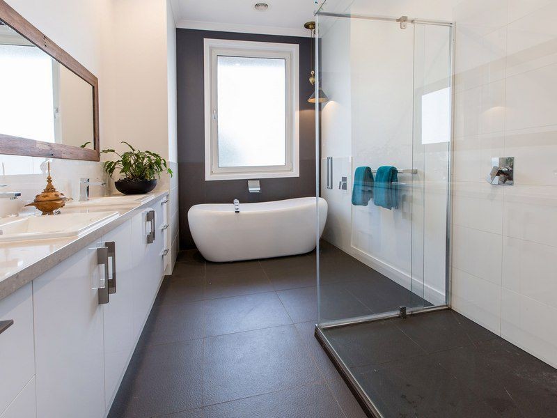 1 Goolgowie Street, Rosebud VIC 3939