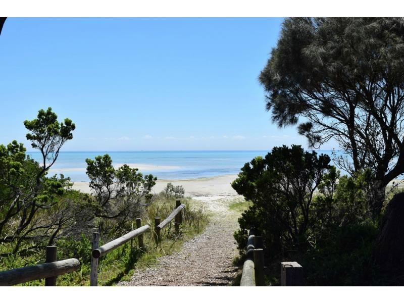 42a Broadway, Rosebud West VIC 3940