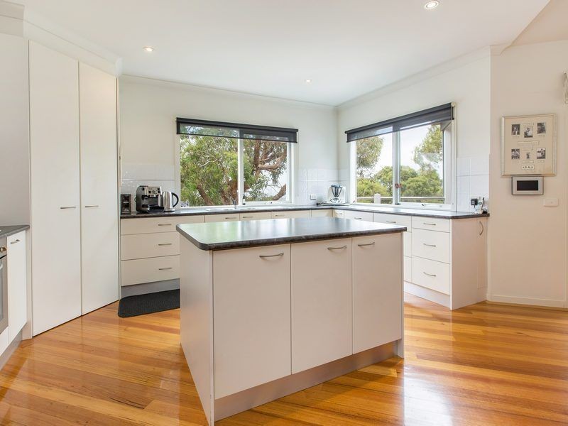 24 Murawa Drive, Rosebud VIC 3939