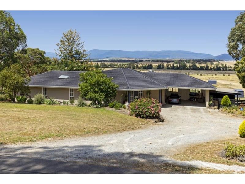 7 Benson Drive, Yering VIC 3770