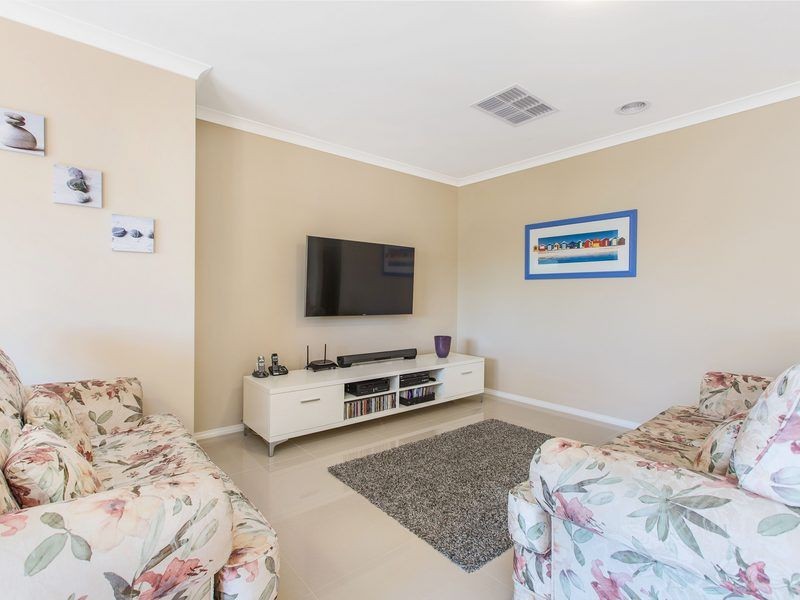 3 Crestwood Drive, Rosebud VIC 3939