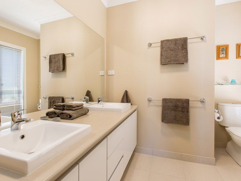 3 Crestwood Drive, Rosebud VIC 3939