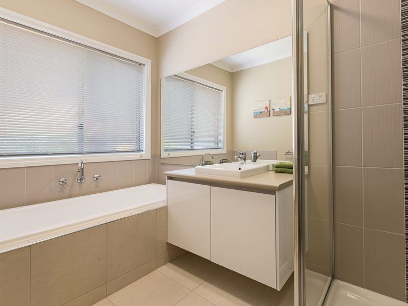 3 Crestwood Drive, Rosebud VIC 3939