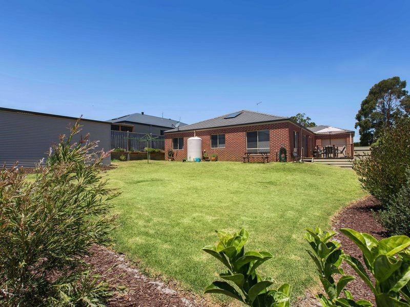 3 Crestwood Drive, Rosebud VIC 3939