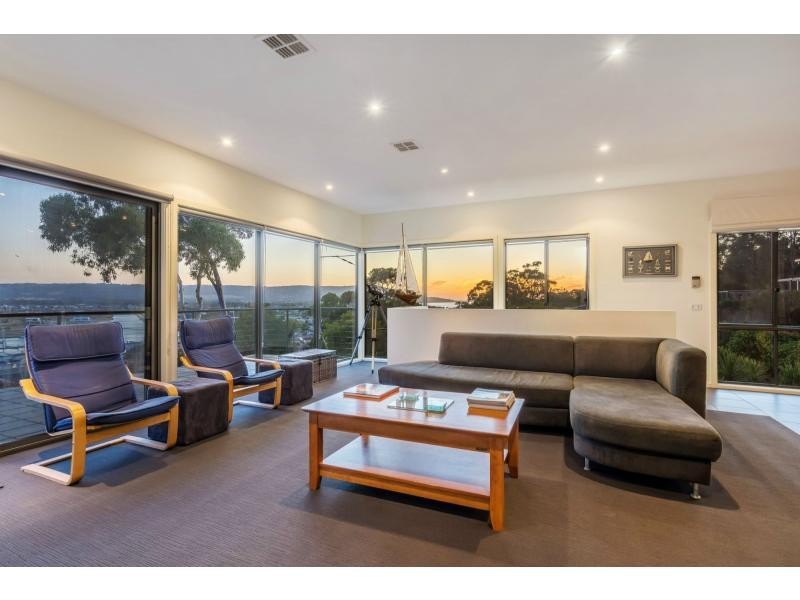 99 Bruce Road, Mount Martha VIC 3934