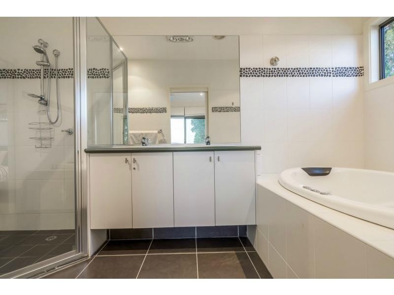 99 Bruce Road, Mount Martha VIC 3934