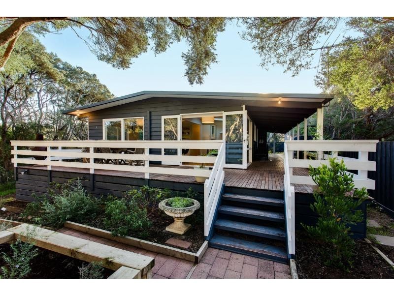 9 Dana Avenue, Blairgowrie VIC 3942