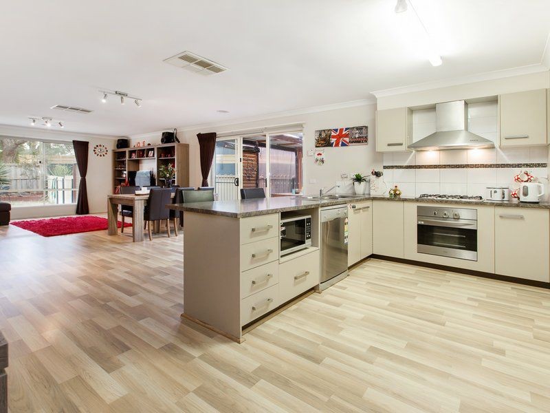 42 Parkedge Circuit, Rosebud VIC 3939