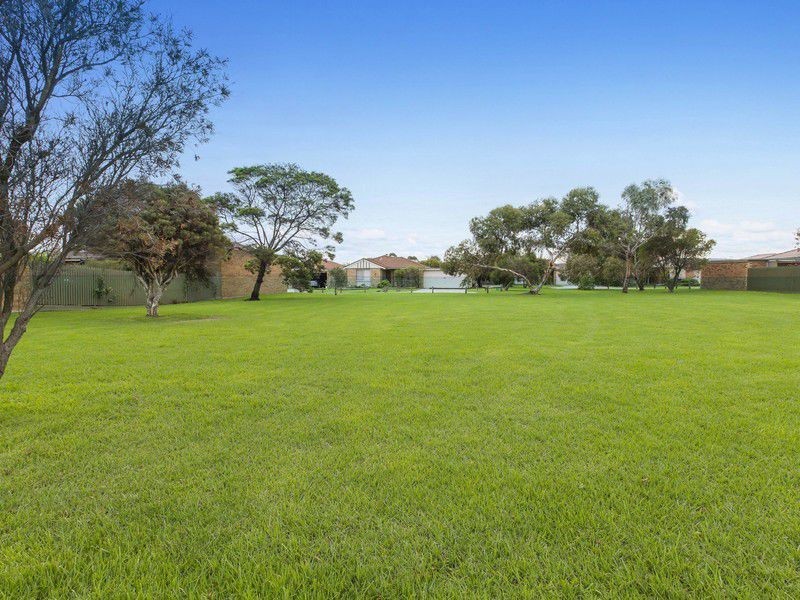 Unit 11/113 Country Club Drive, Safety Beach VIC 3936