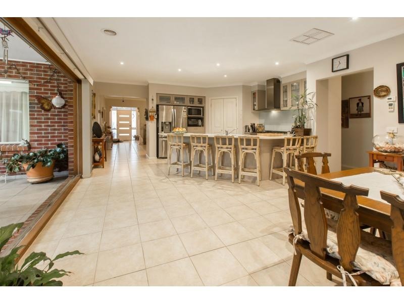 27 Hazeldene Way, Rosebud VIC 3939