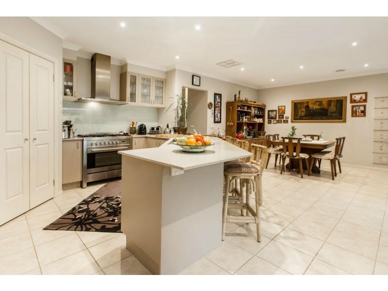 27 Hazeldene Way, Rosebud VIC 3939