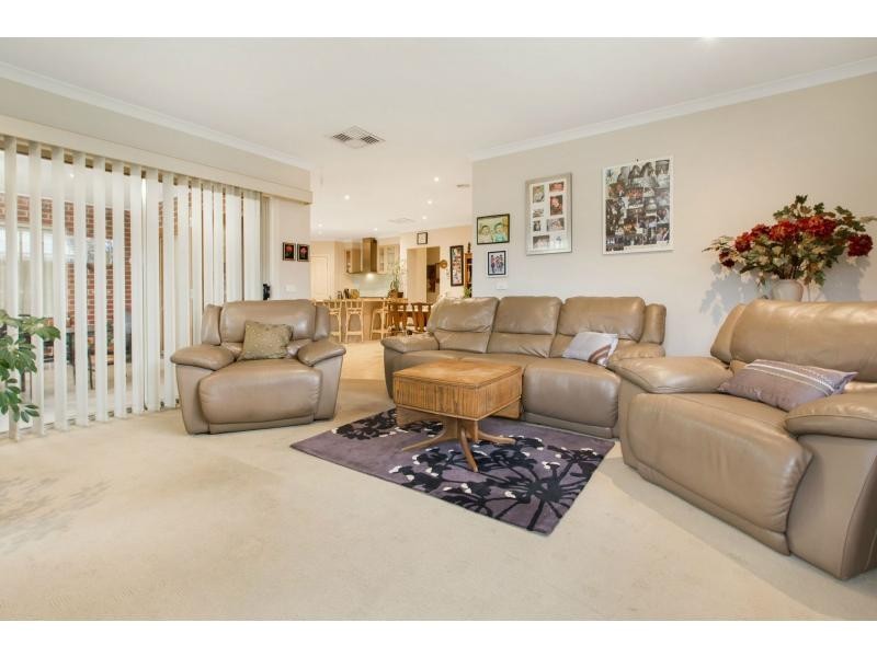 27 Hazeldene Way, Rosebud VIC 3939