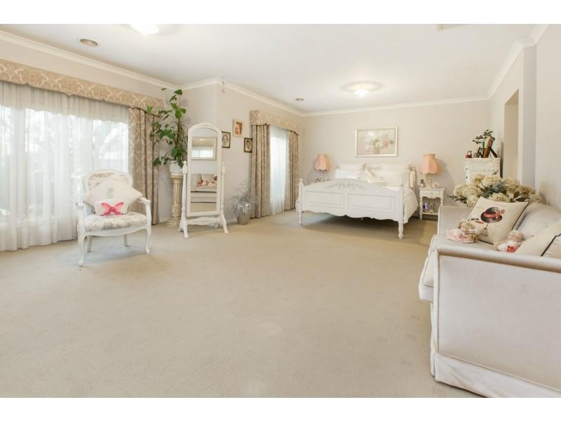 27 Hazeldene Way, Rosebud VIC 3939