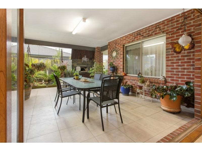 27 Hazeldene Way, Rosebud VIC 3939