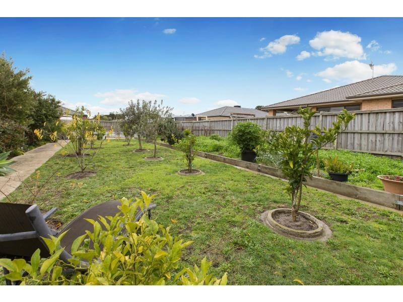 27 Hazeldene Way, Rosebud VIC 3939