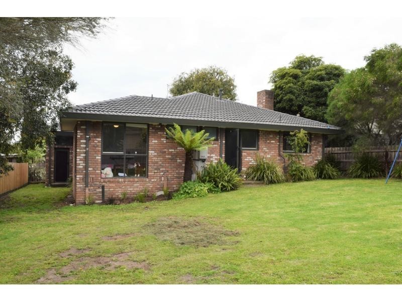 9 Sunningdale Road, Rosebud VIC 3939