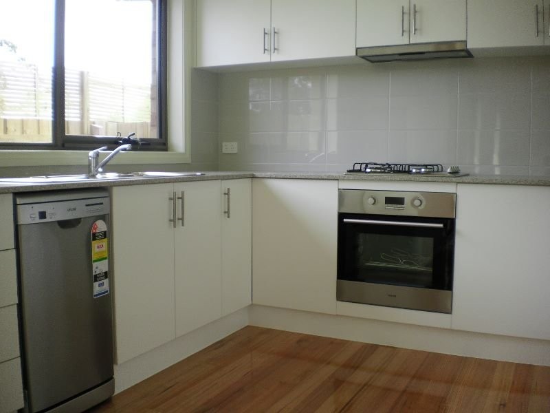 Unit 2/4 Leon Avenue, Rosebud VIC 3939