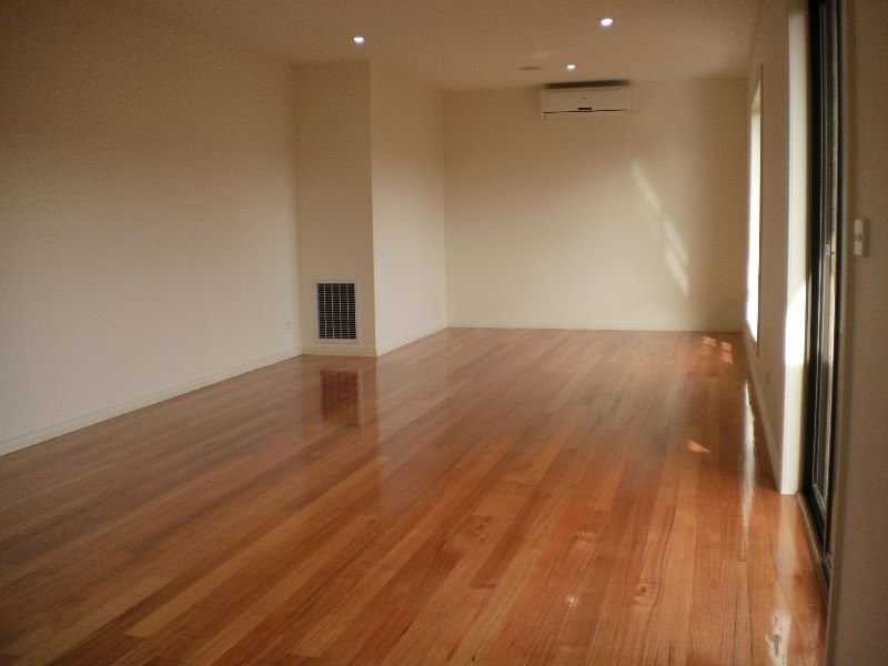 Unit 2/4 Leon Avenue, Rosebud VIC 3939