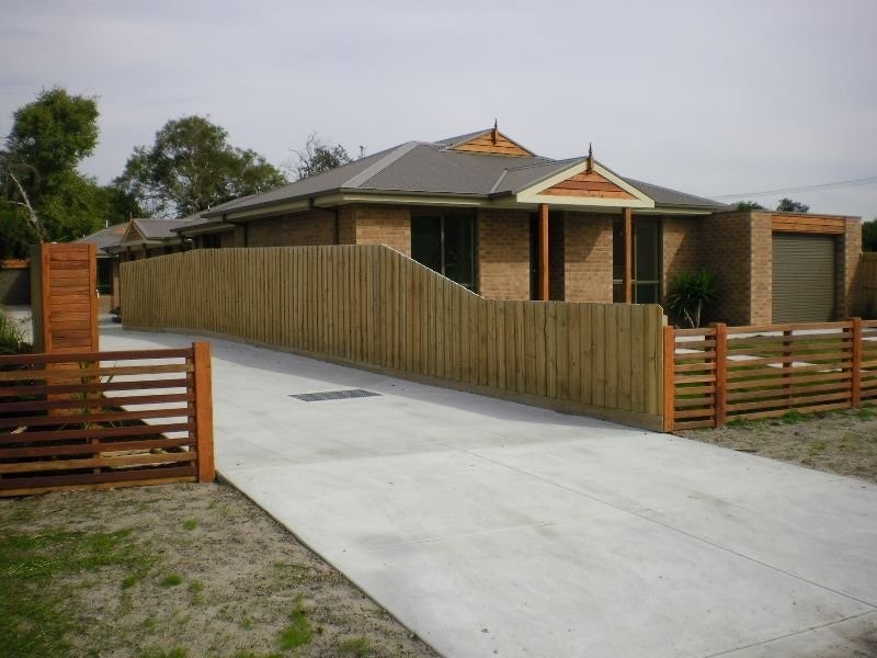 Unit 2/4 Leon Avenue, Rosebud VIC 3939