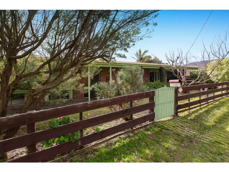 77 Leon Avenue, Rosebud VIC 3939