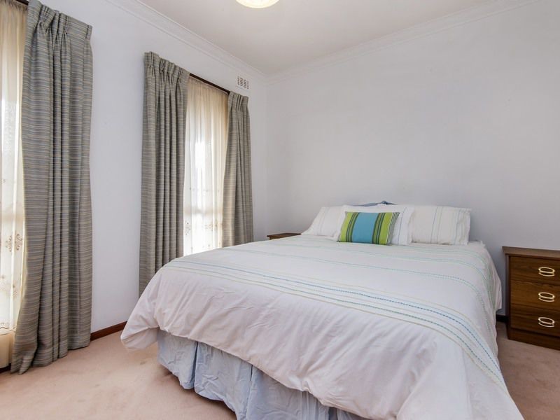 5 Grenville Grove, Rosebud West VIC 3940