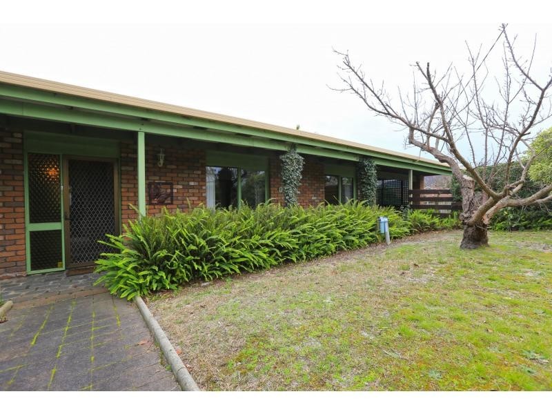 77 Leon Avenue, Rosebud VIC 3939