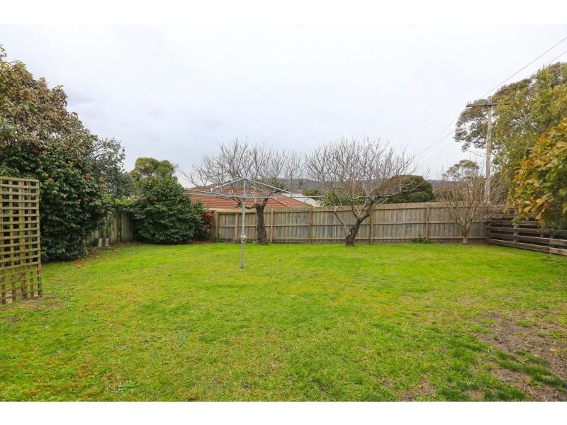 77 Leon Avenue, Rosebud VIC 3939
