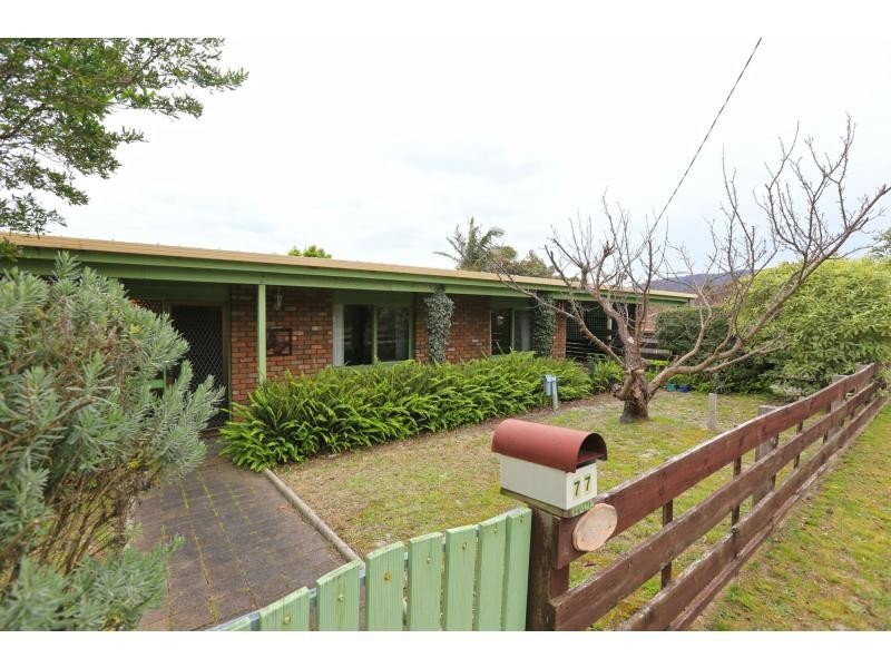 77 Leon Avenue, Rosebud VIC 3939