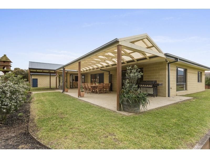 6 Egret Court, Rosebud West VIC 3940